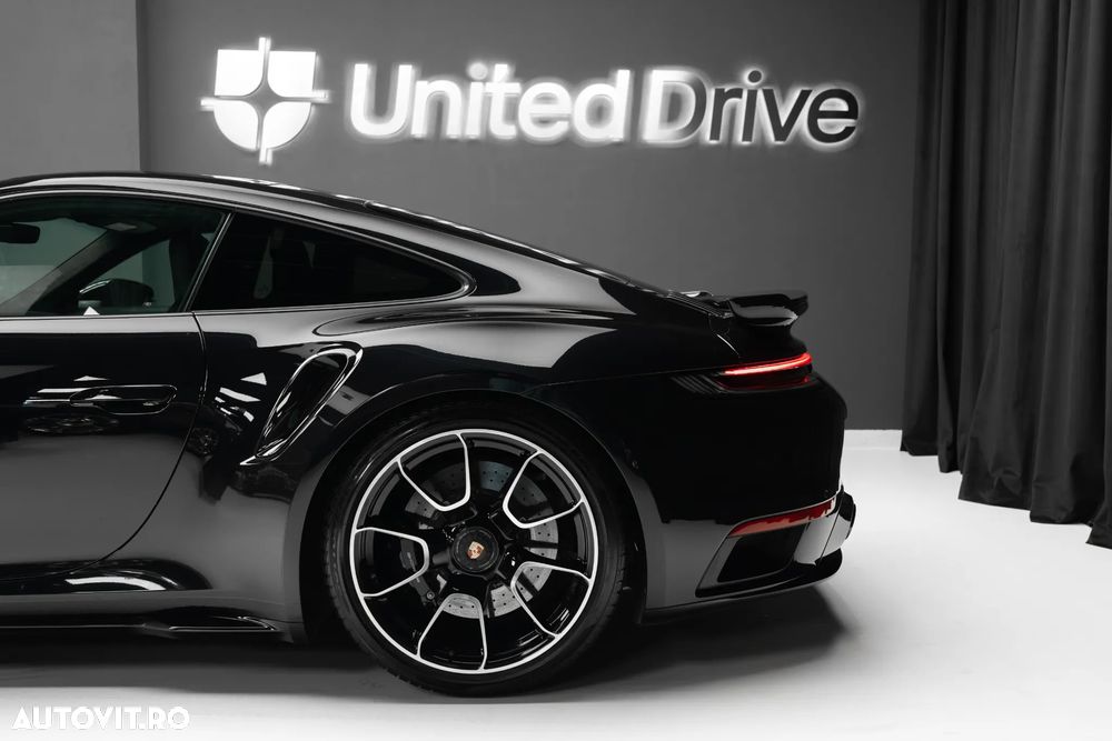 Porsche 911 911Turbo S - 9