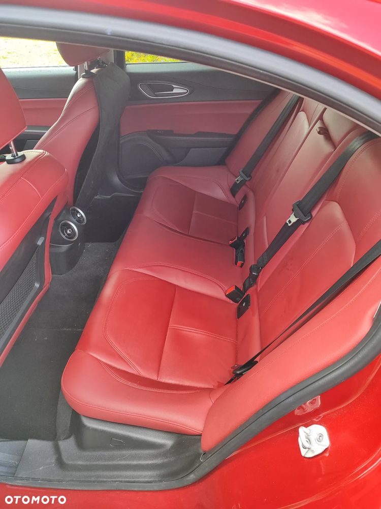Alfa Romeo Giulia 2.0 Turbo 16V AT8 Veloce Ti - 12