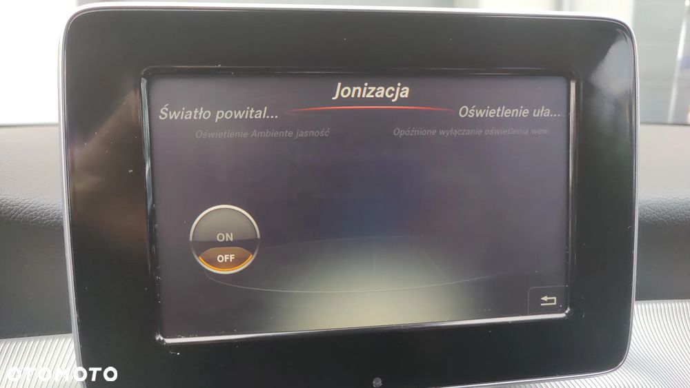 Mercedes-Benz CLA 200 7G-DCT - 33