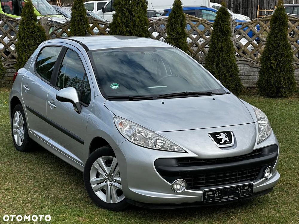 Peugeot 207 - 1