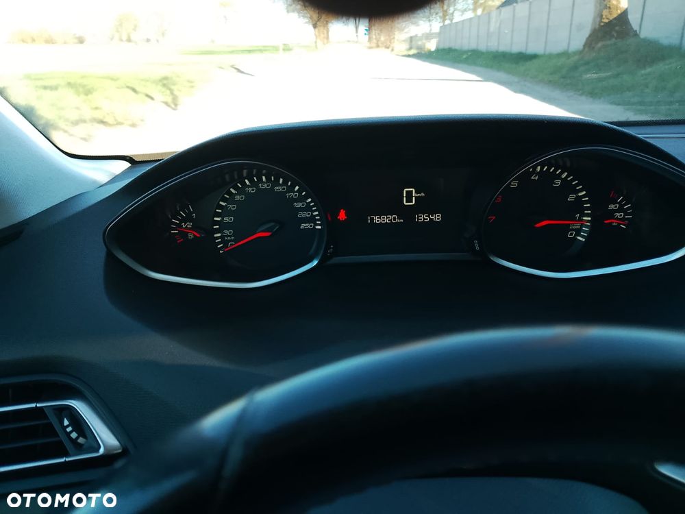 Peugeot 308 1.2 PureTech Business Line S&S - 2