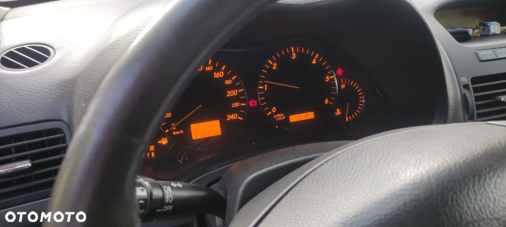 Toyota Avensis 2.0 D-4D - 9