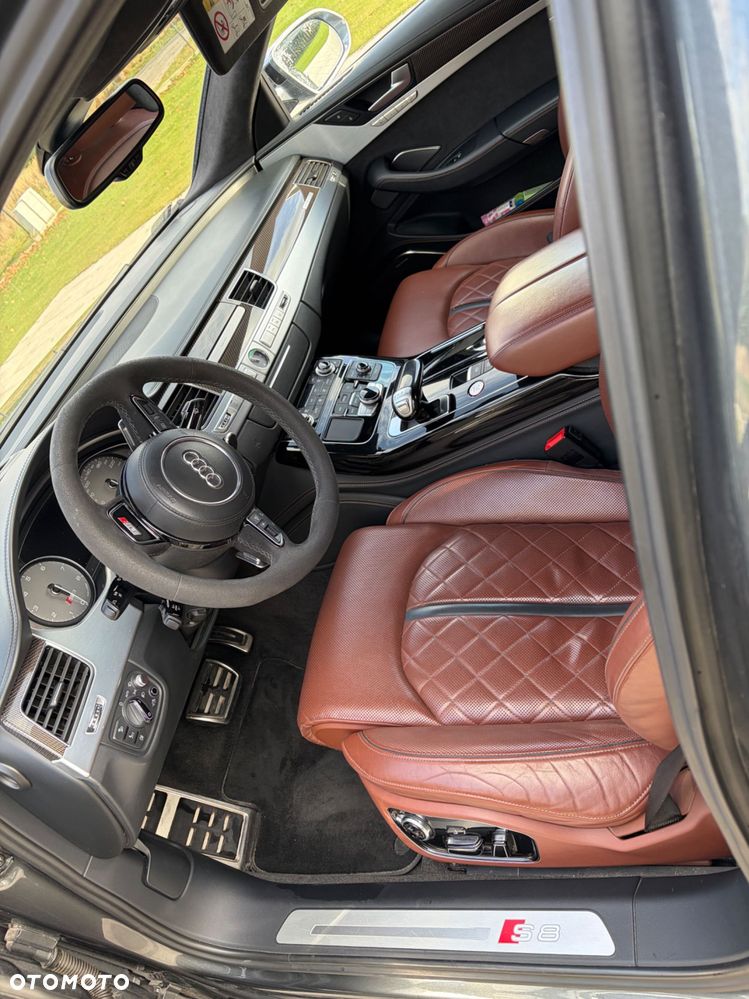 Audi S8 - 7