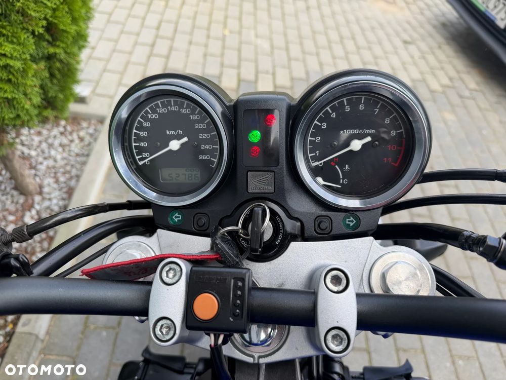 Honda Hornet - 27