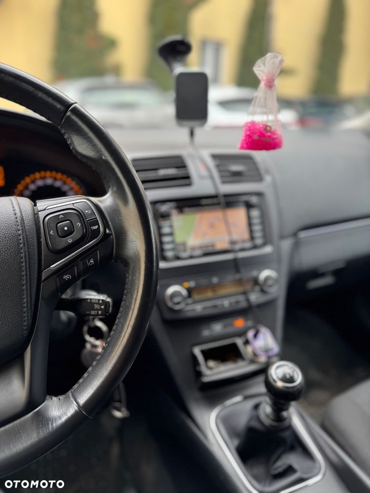 Toyota Avensis 2.0 D-4D Sol plus+NAVI - 10