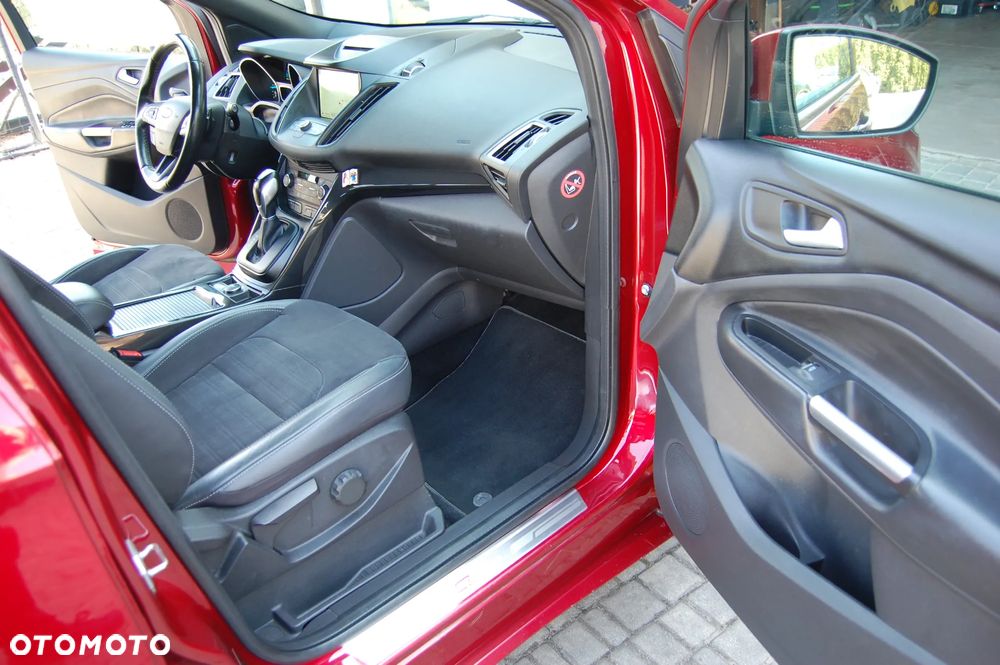 Ford Kuga 2.0 TDCi 4x4 ST-Line - 29