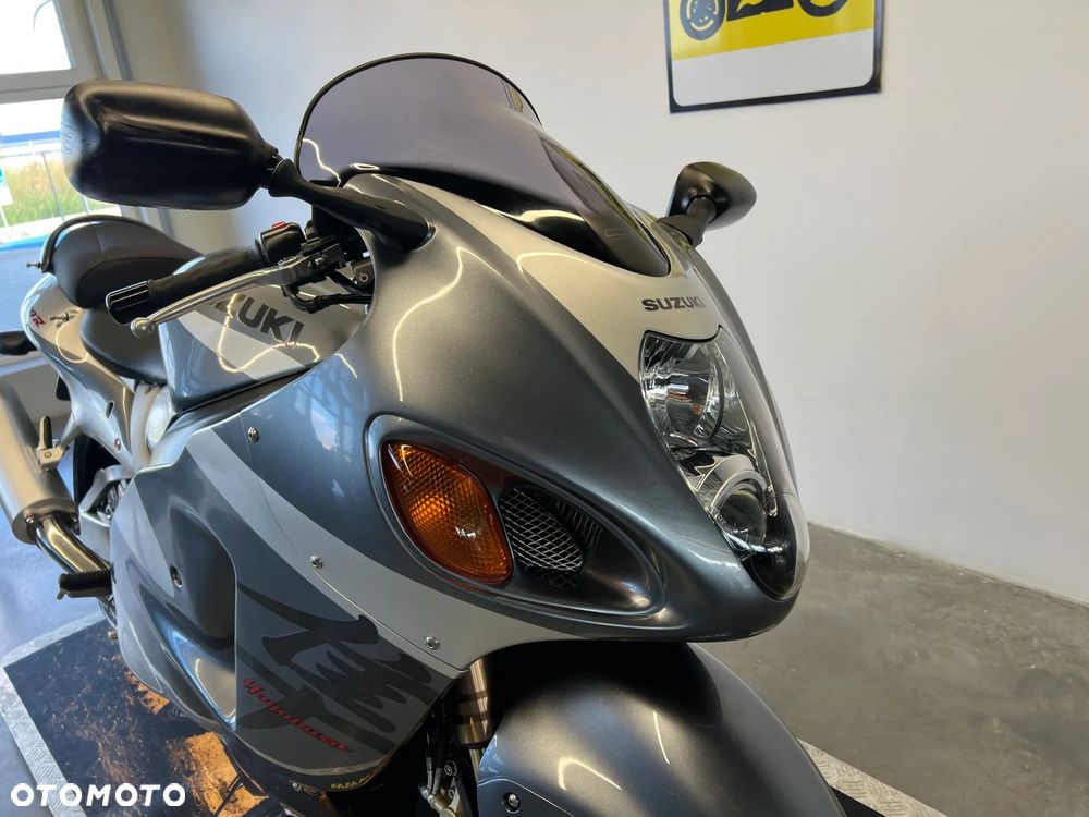 Suzuki GSX - 22
