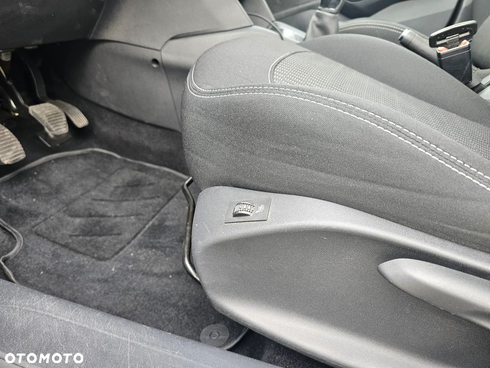 Peugeot 208 PureTech 82 Urban Move - 15