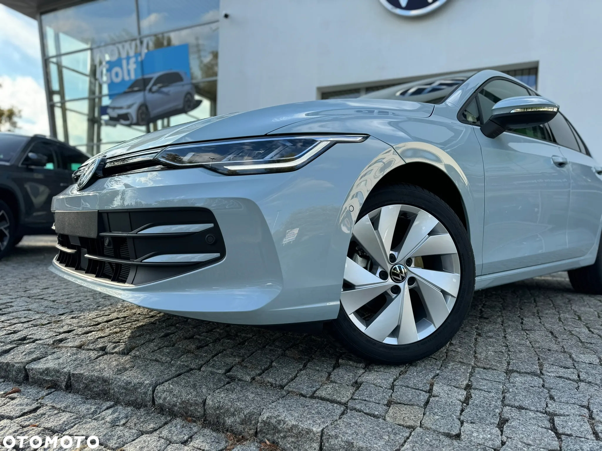 Volkswagen Golf VIII 1.5 TSI Life - 2