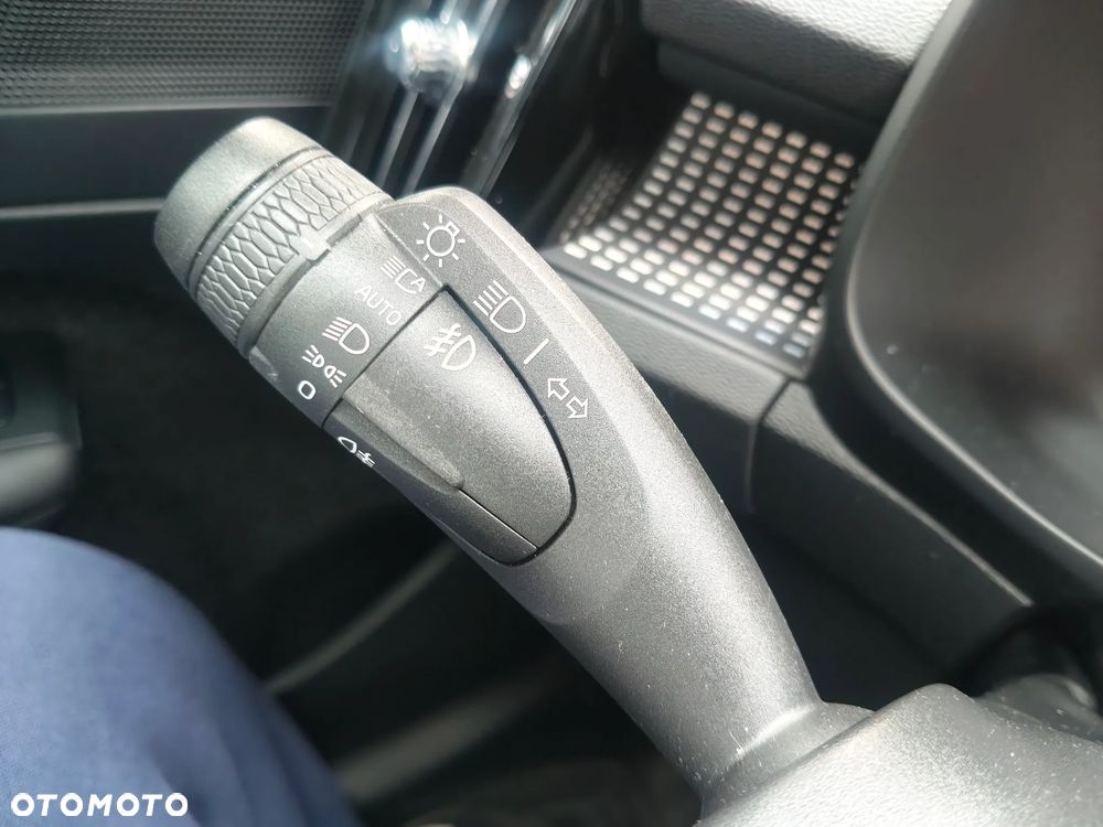 Volvo XC 40 T3 R-Design - 31