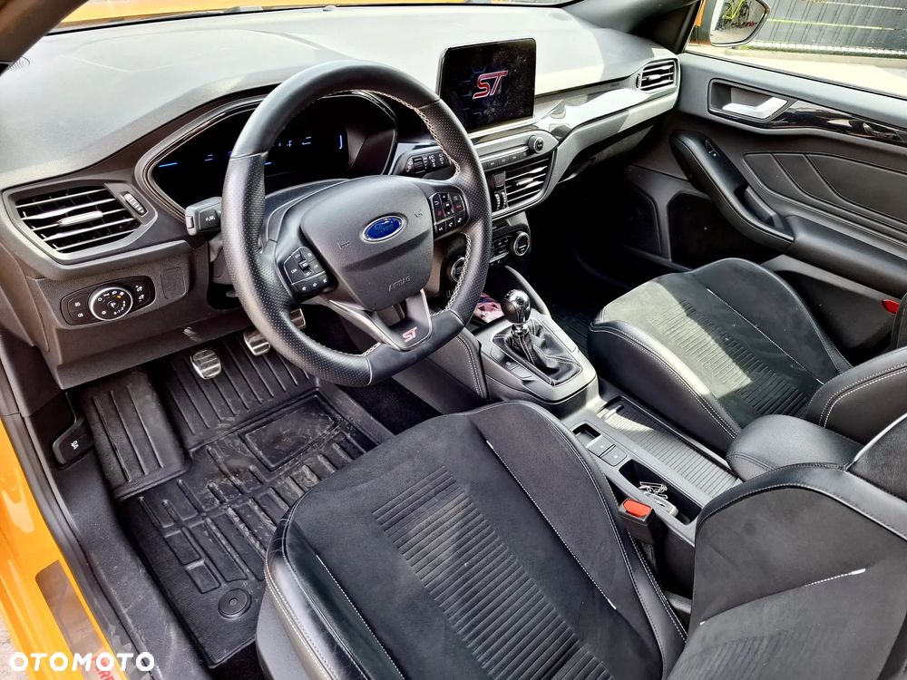 Ford Focus - 11