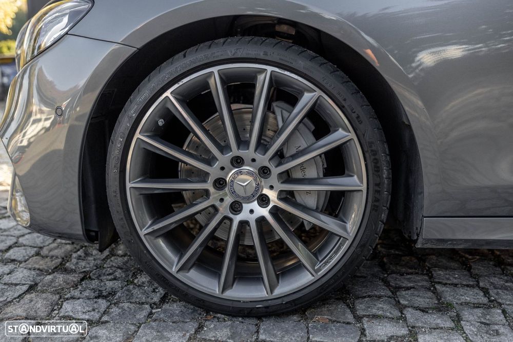 Mercedes-Benz E 220 d AMG - 11