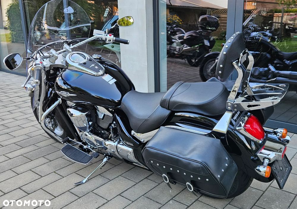 Suzuki Intruder - 9