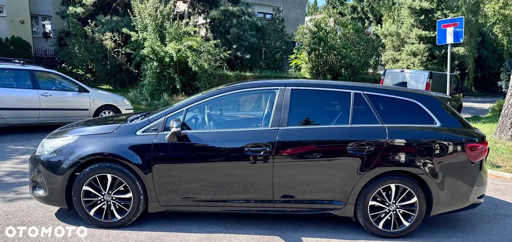 Toyota Avensis 1.8 Premium - 13