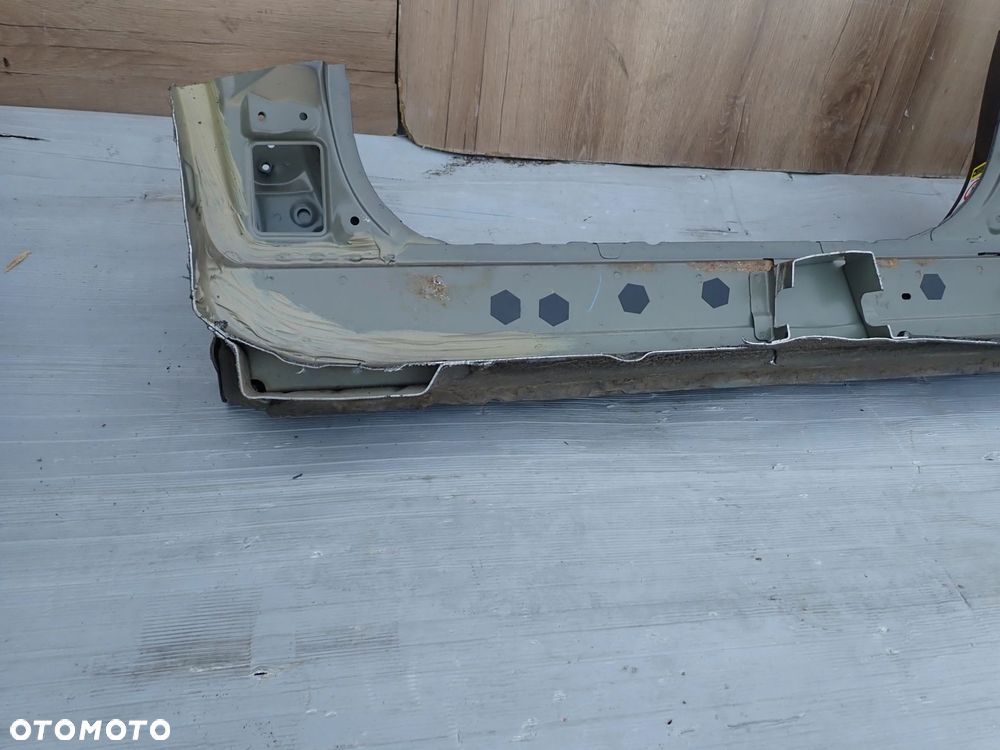 TOYOTA VERSO 09-18 PRÓG PRAWY 1G3 - 10