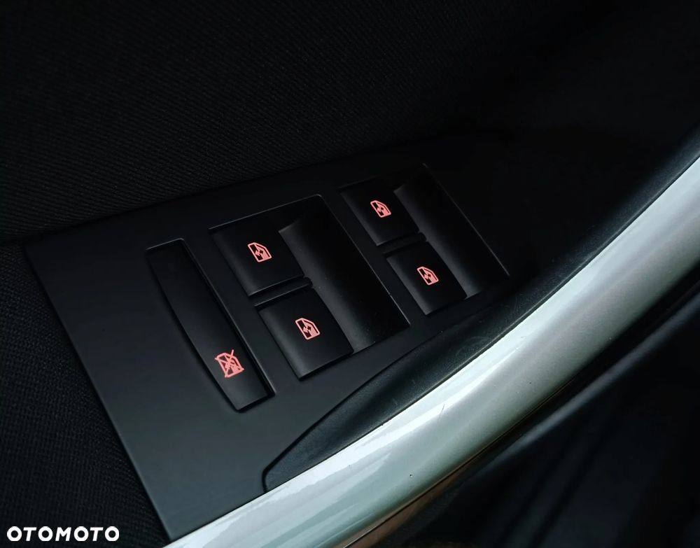 Opel Astra 2.0 CDTI Exklusiv - 27