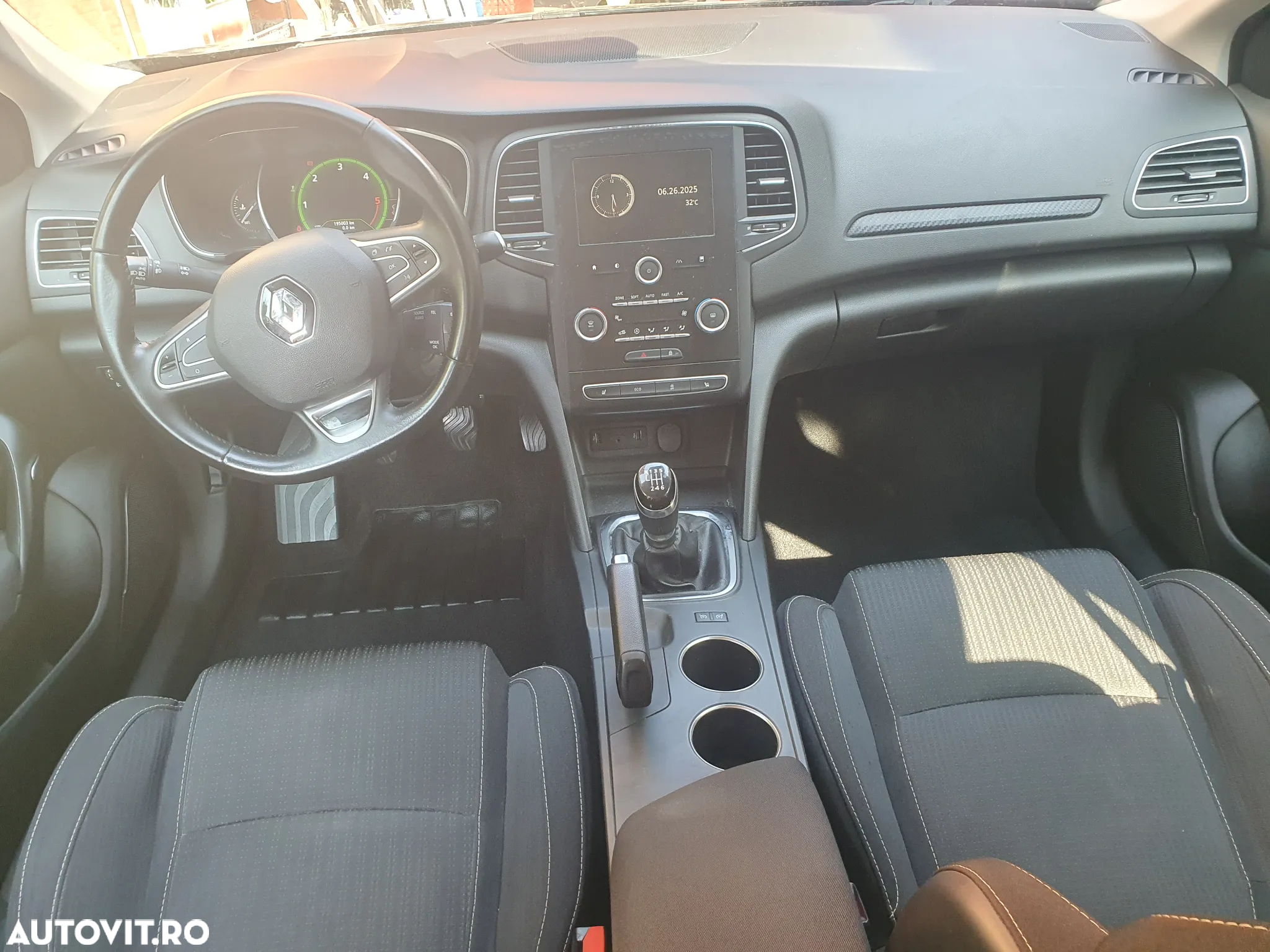 Renault Megane ENERGY dCi 110 ECO2 EXPERIENCE - 5