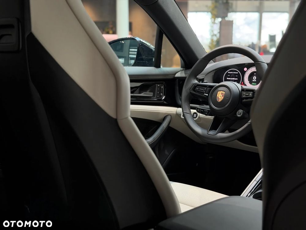 Porsche Panamera 4S E-Hybrid PHEV - 29