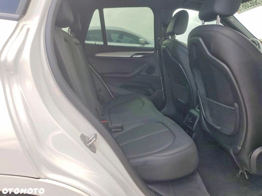 BMW X1 - 10