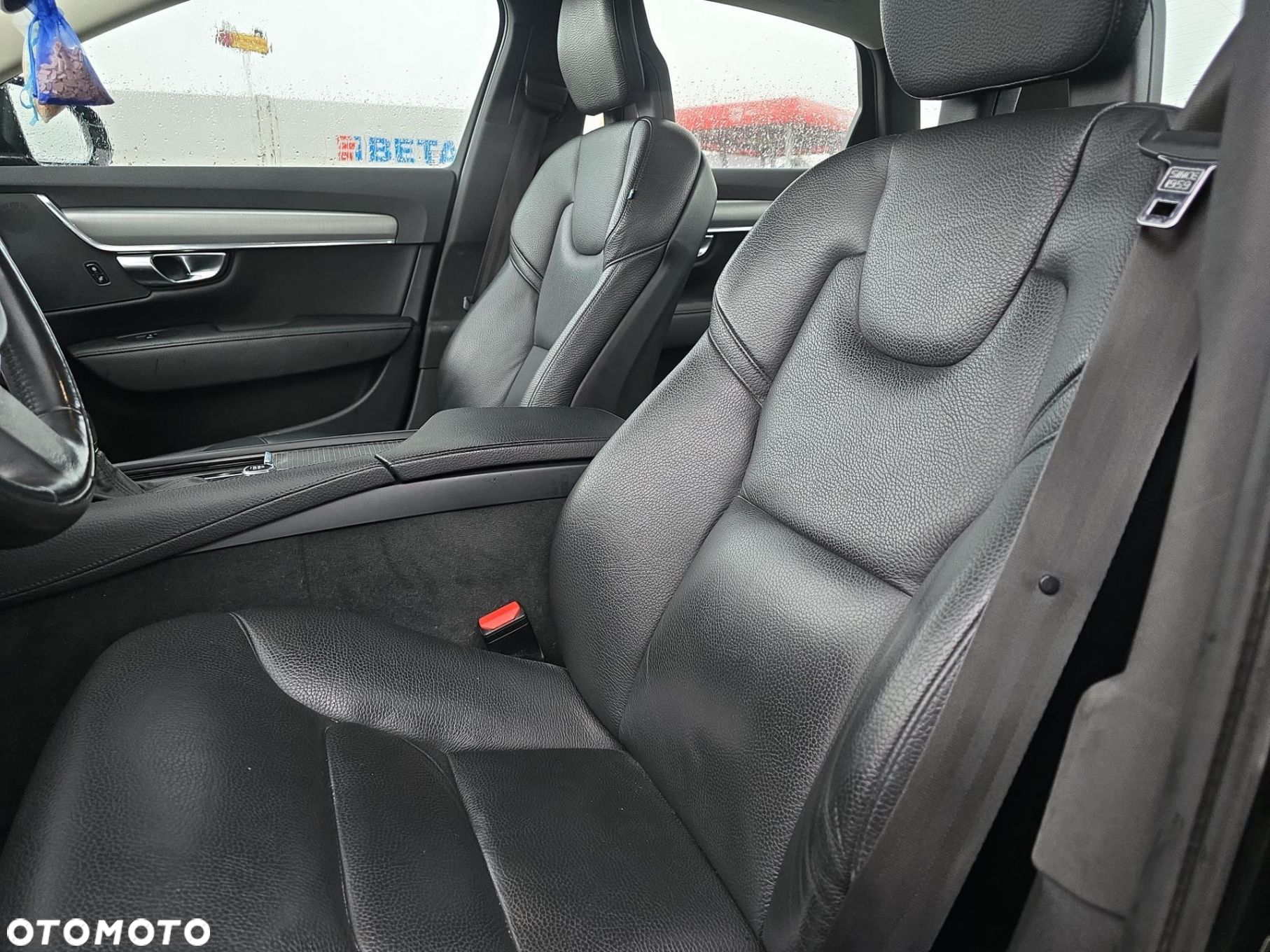 Volvo S90 T4 Momentum - 14