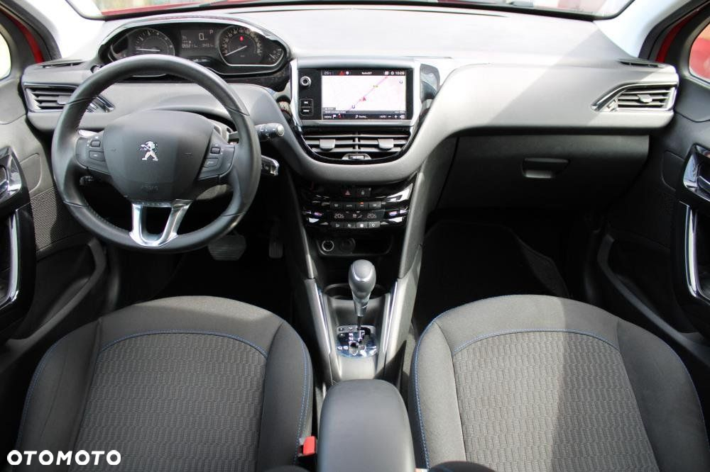 Peugeot 208 - 17