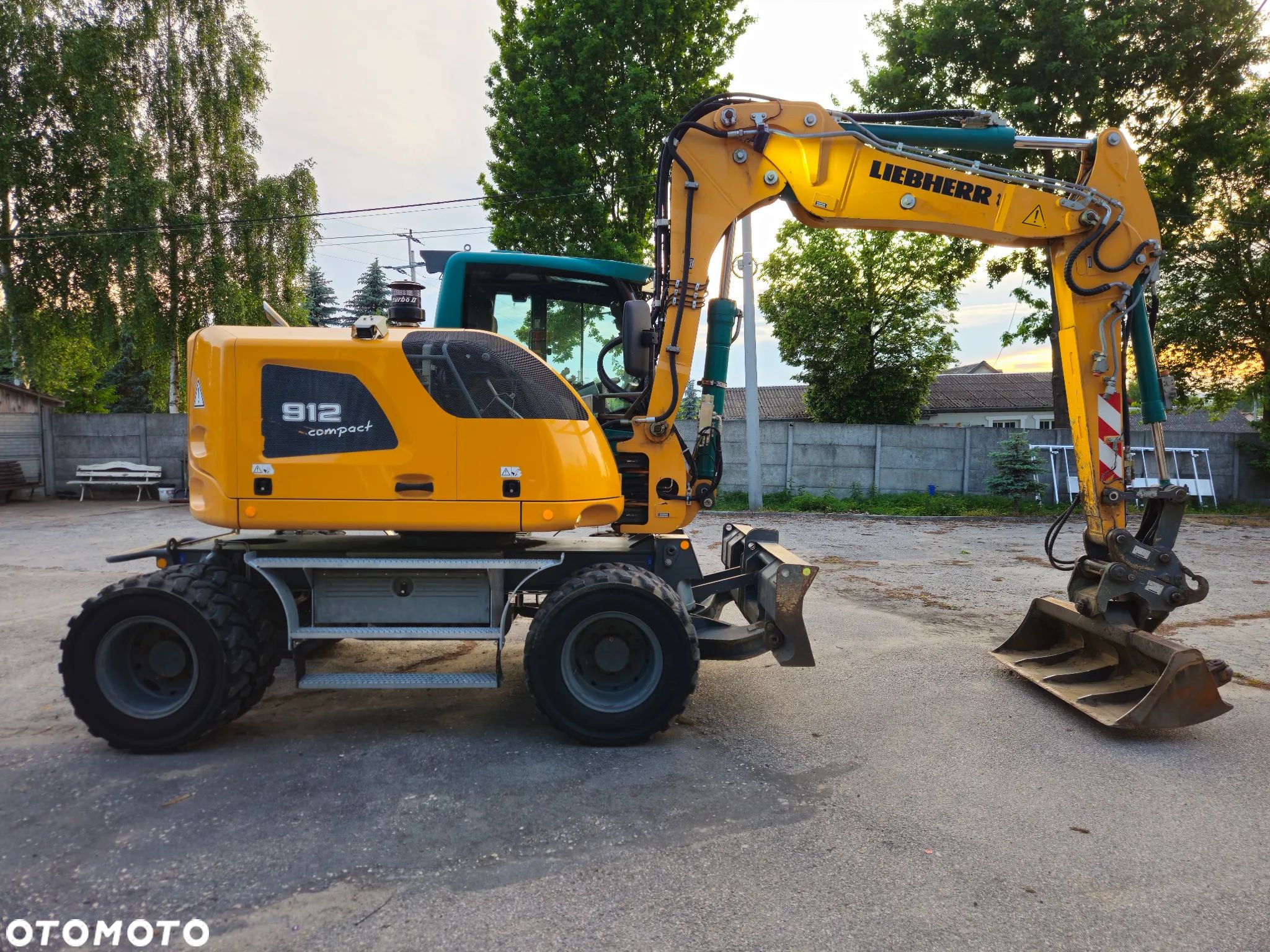 Liebherr 912 compact - 1