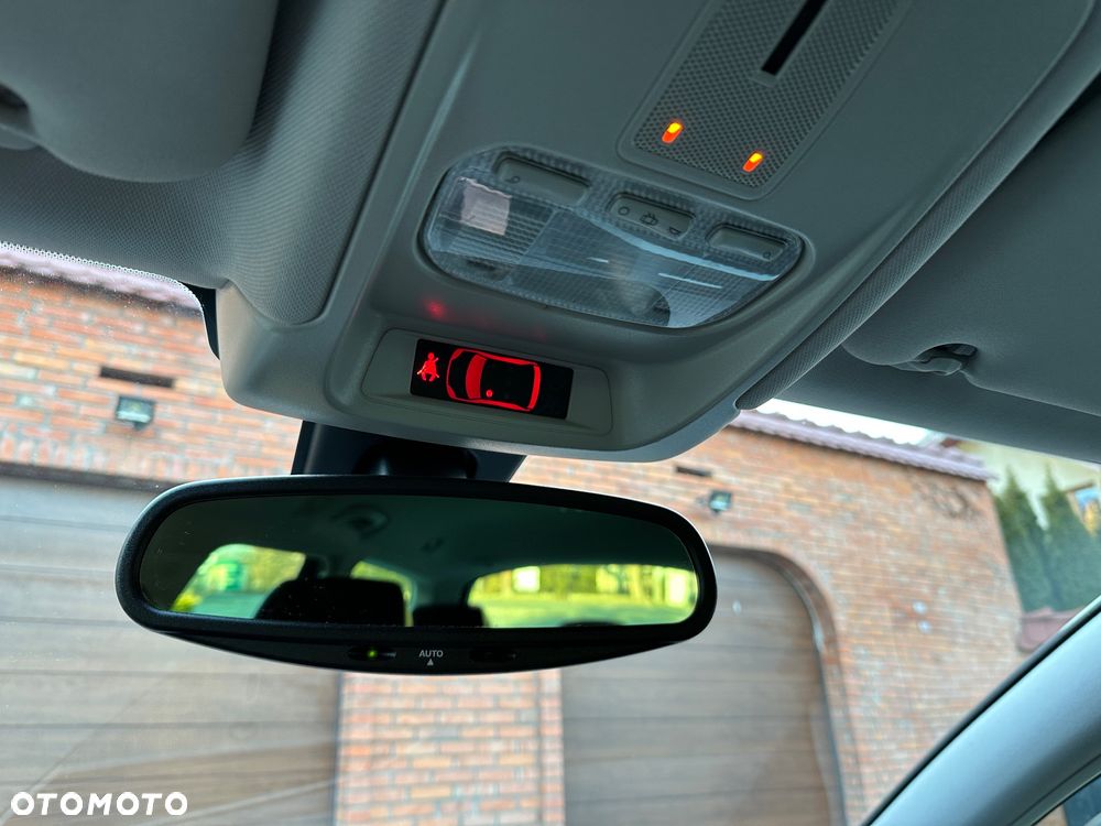 Citroën C5 2.0i 16V Exclusive Equilibre Navi - 24