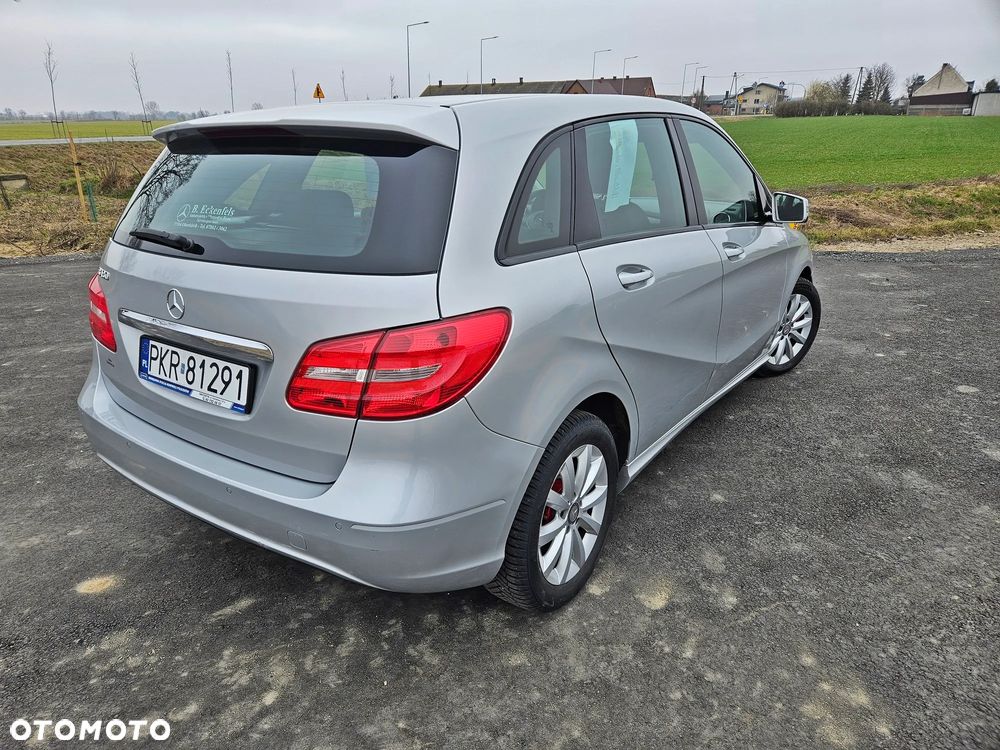 Mercedes-Benz Klasa B 180 (BlueEFFICIENCY) - 5