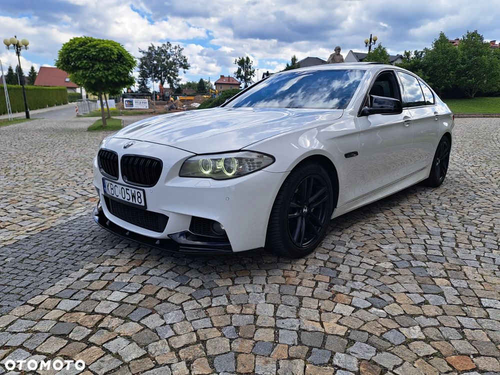 BMW Seria 5 528i xDrive - 16