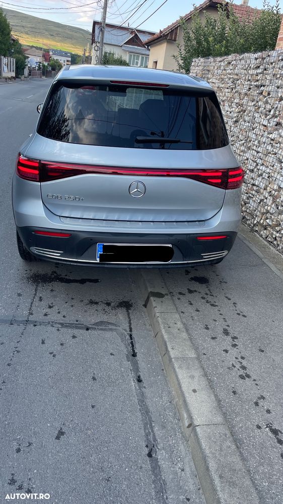 Mercedes-Benz EQB 250+ - 3