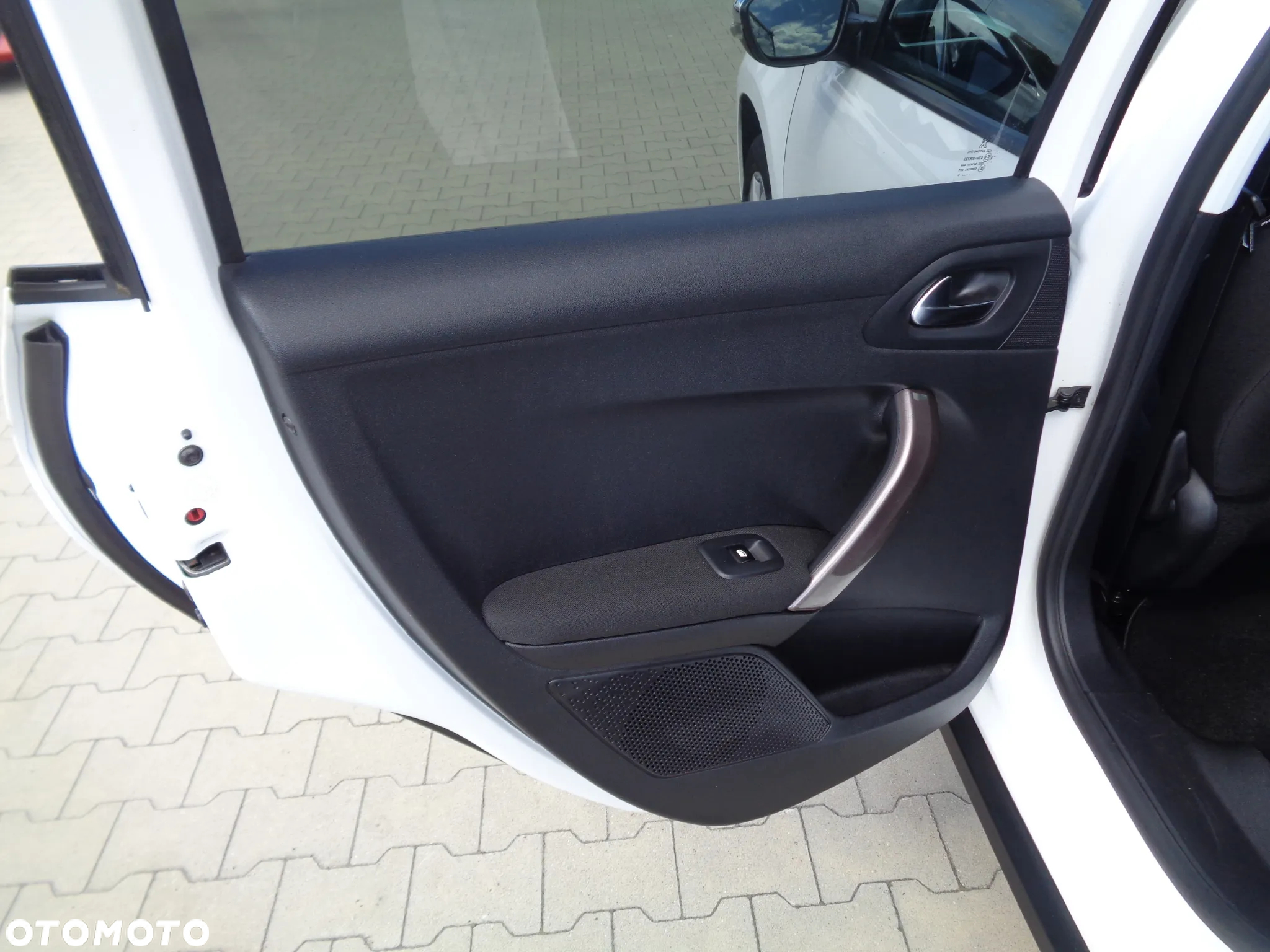 Peugeot 2008 1.2 Pure Tech Style - 15