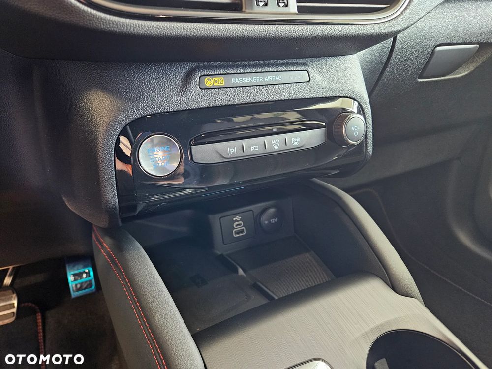 Ford Kuga 2.5 FHEV FWD ST-Line X - 17