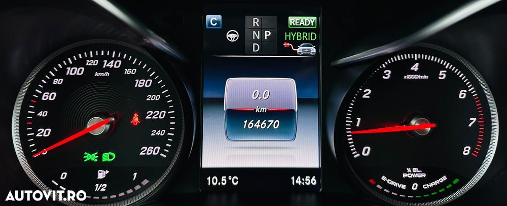 Mercedes-Benz GLC - 33