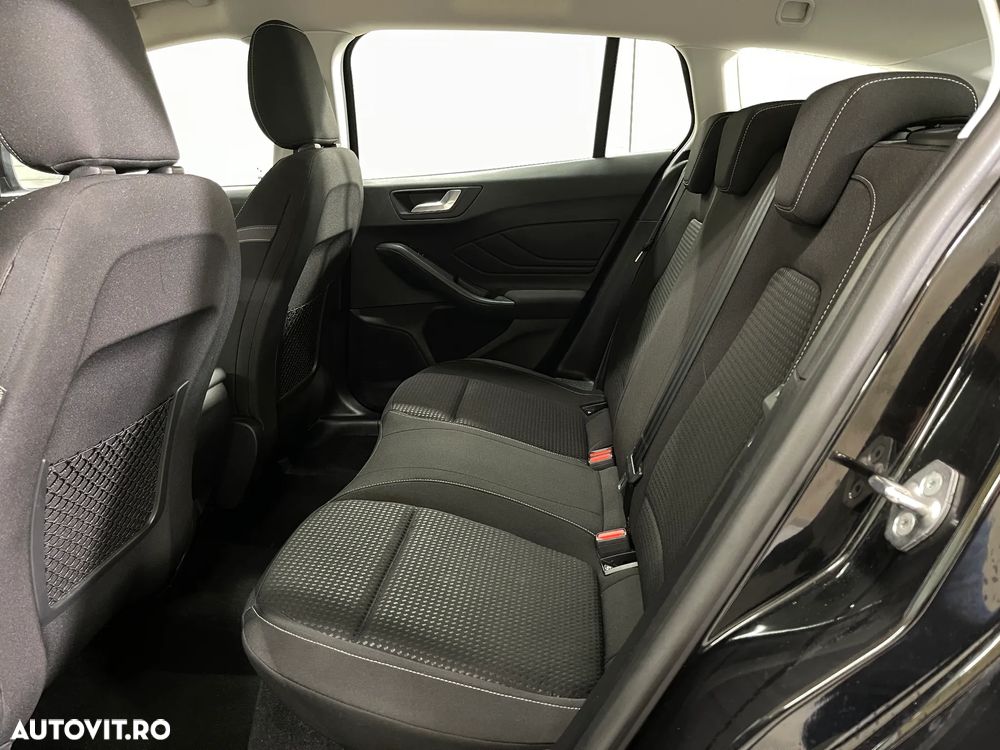 Ford Focus 1.5 EcoBlue Start-Stopp-System Aut. TITANIUM - 11