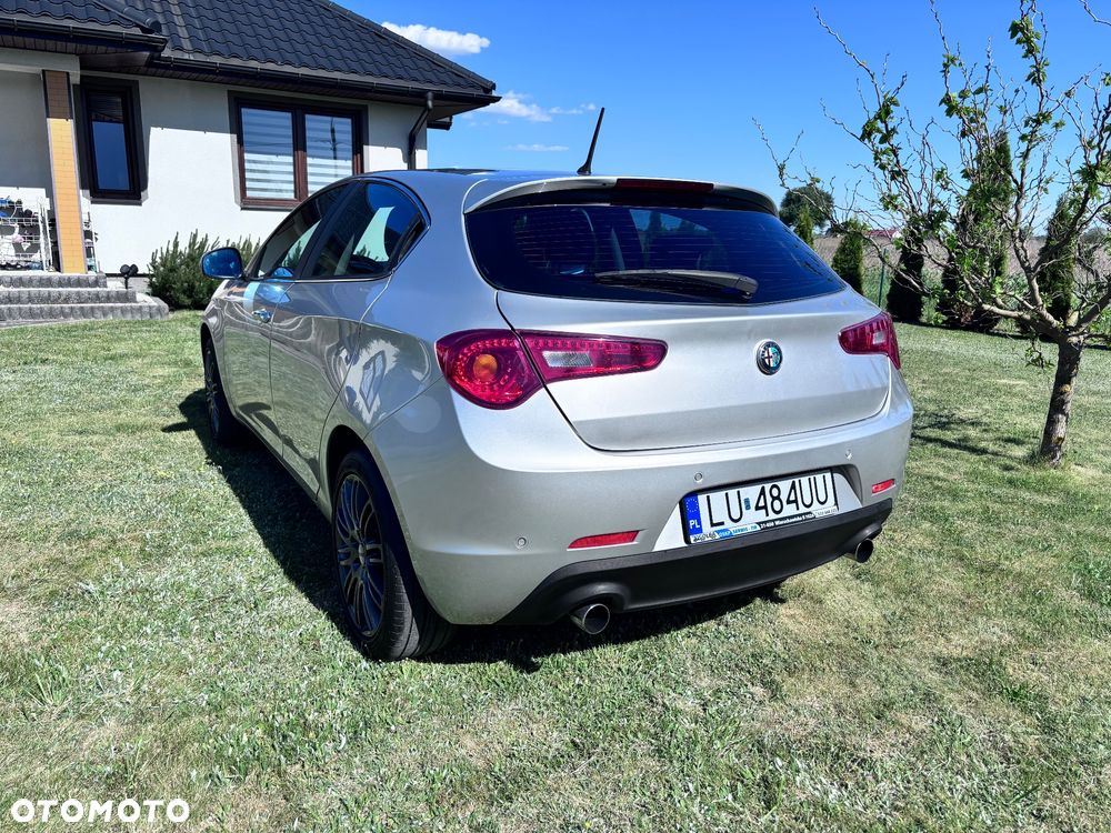 Alfa Romeo Giulietta 2.0 JTDM Distinctive - 5
