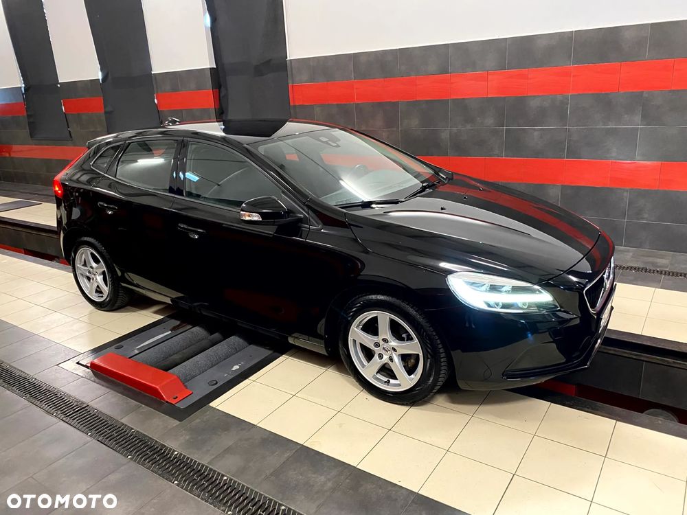 Volvo V40 D2 Drive-E R-Design Momentum - 7