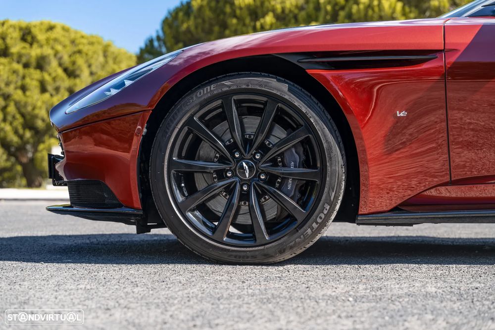 Aston Martin DB11 Coupé V12 AMR - 8