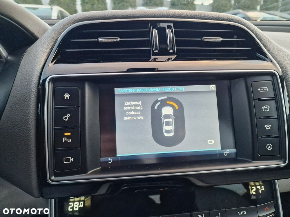 Jaguar XE 20d Prestige - 37