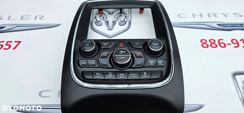 Dodge Durango III LIFT 2014-2017 Panel klimatyzacji AC Panel sterowania nawiewem Ramka wyświetlacza radia pod duży wyświetlacz DUŻE RADIO P68253735AH - 4