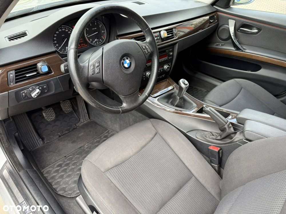 BMW Seria 3 - 16