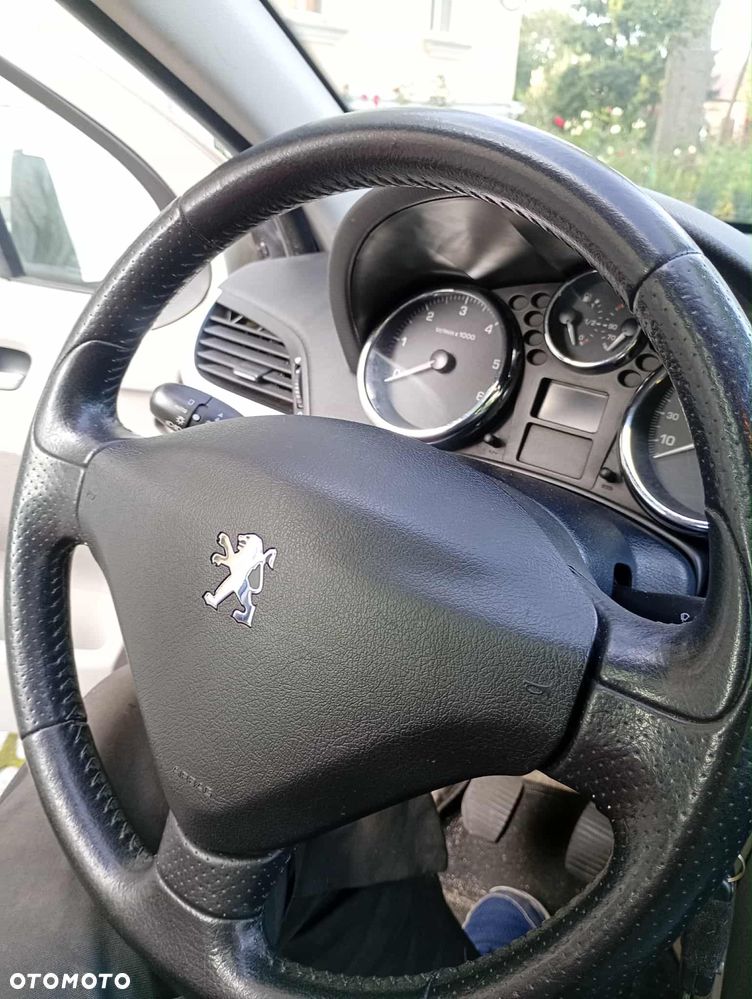 Peugeot 207 1.6 HDi 16V Sporty - 32