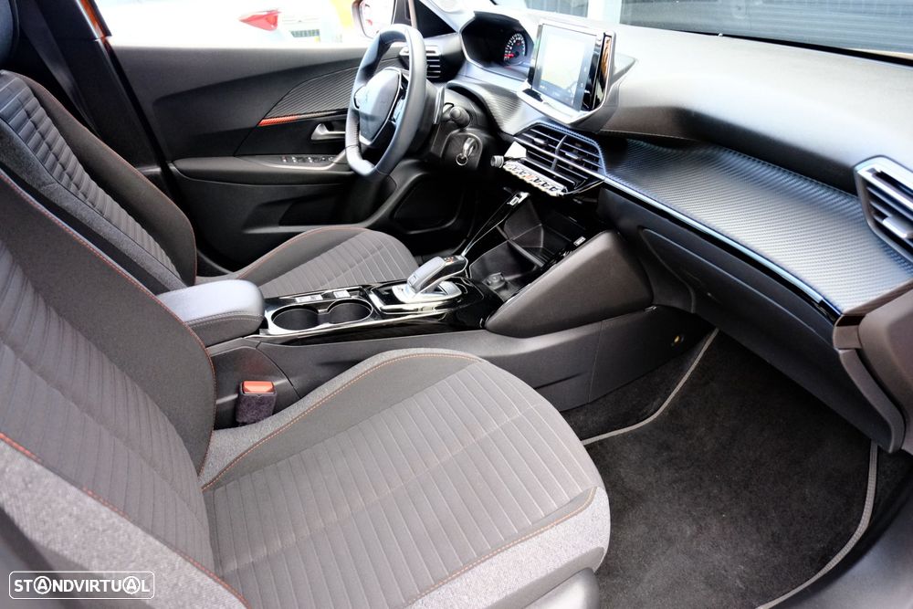 Peugeot 2008 1.2 PureTech Active Pack EAT8 - 11
