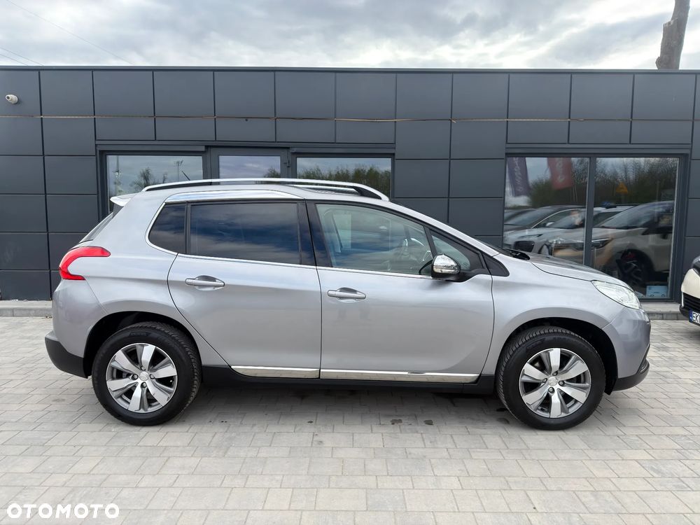 Peugeot 2008 1.2 Pure Tech GPF Allure S&S - 25
