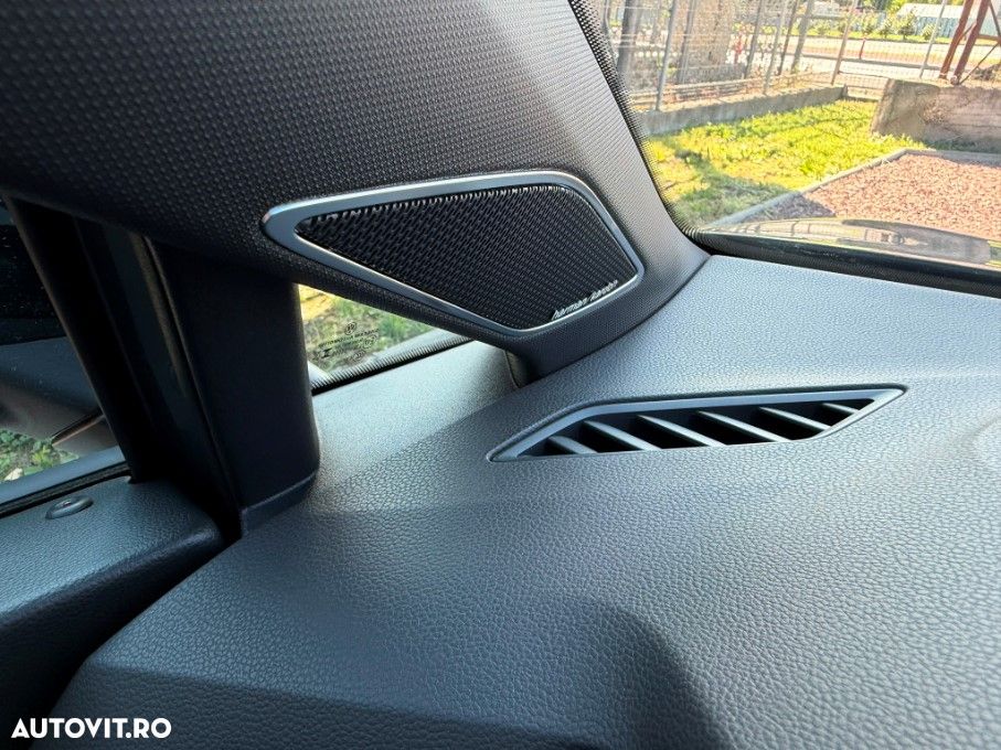 VOLKSWAGEN Golf 2025 — imagine 24