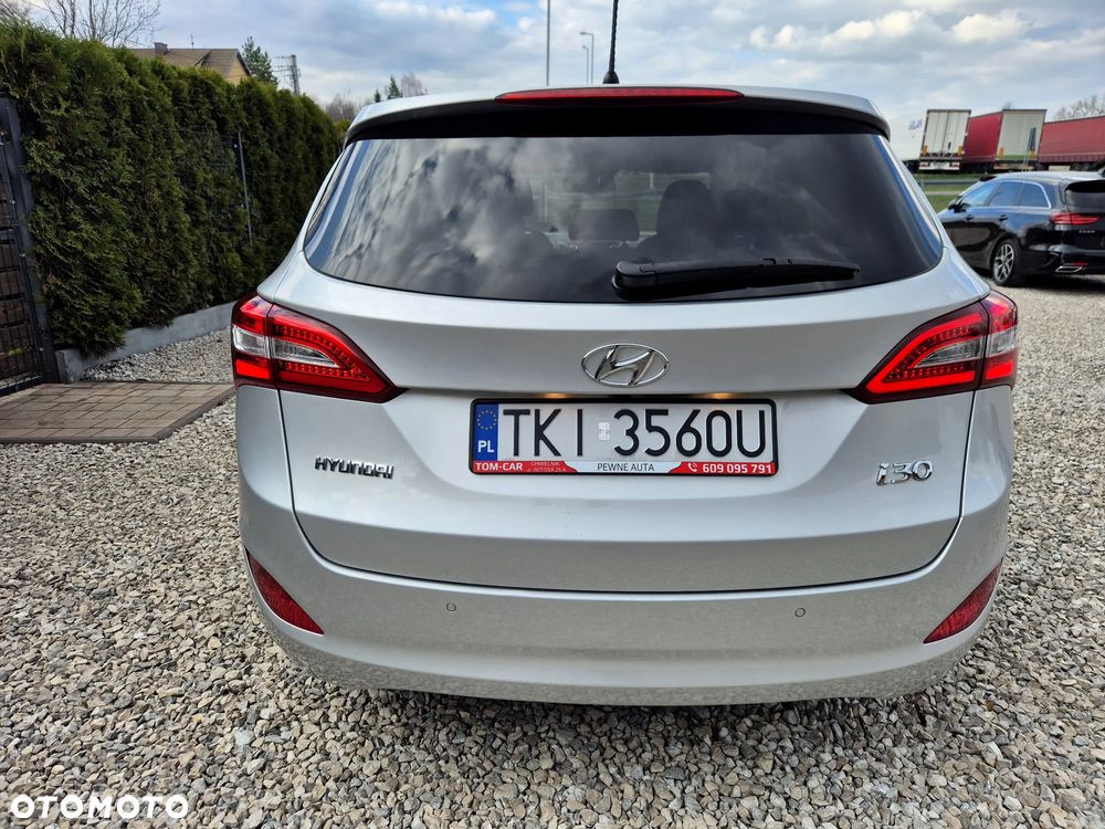Hyundai i30 blue Kombi 1.6 GDi Passion - 20