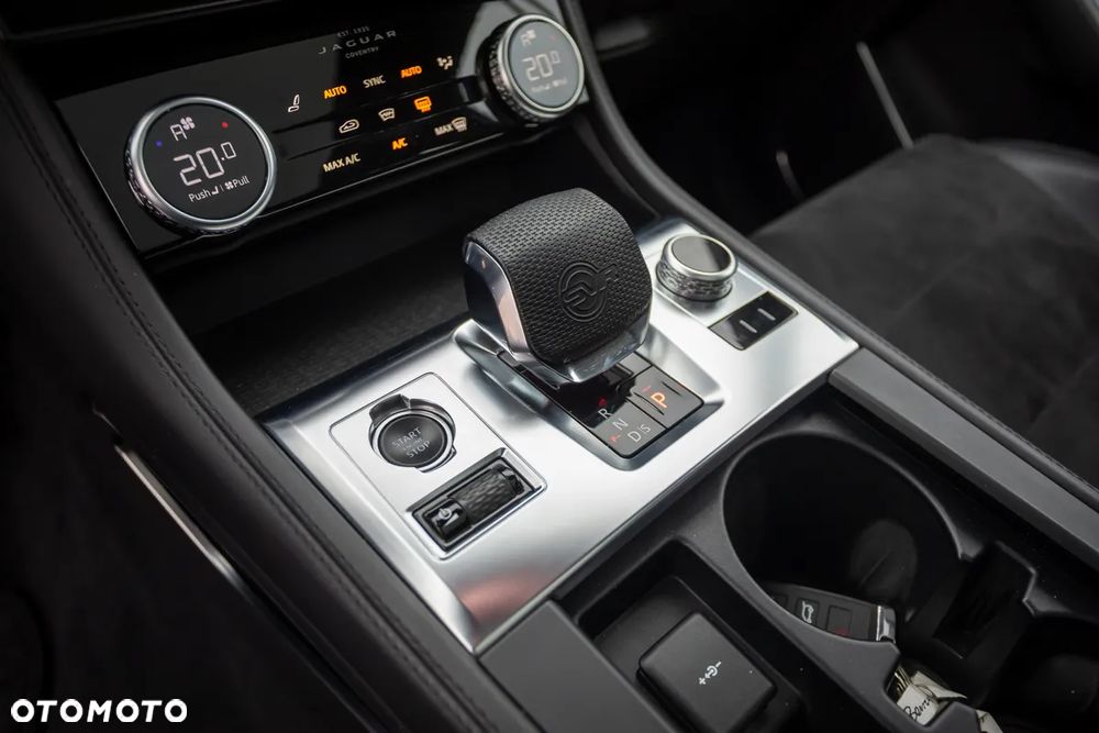 Jaguar F-Pace 5.0 V8 P550 AWD SVR - 17