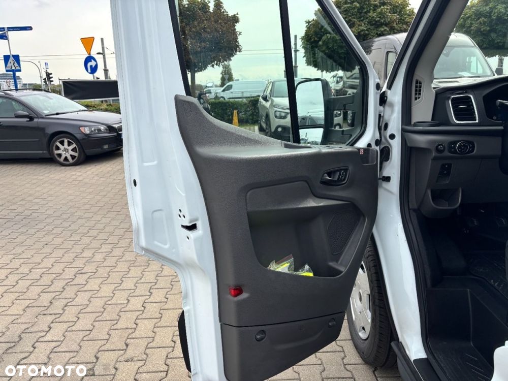 Ford Transit - 32