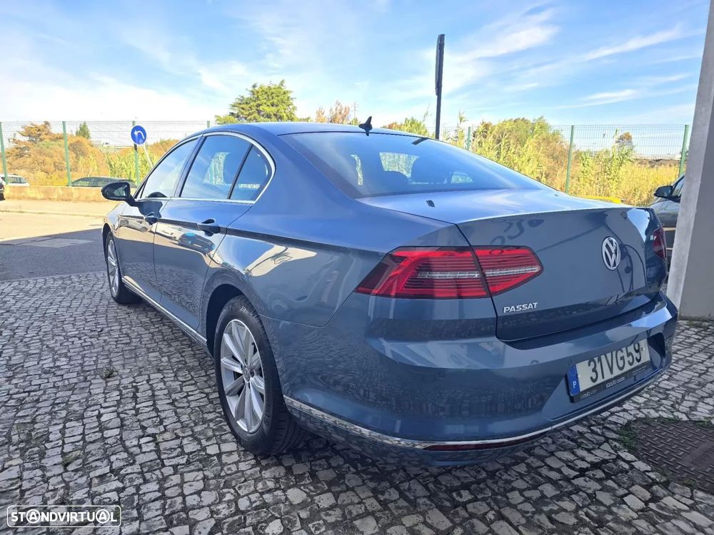 VW Passat 1.6 TDI Confortline DSG - 4
