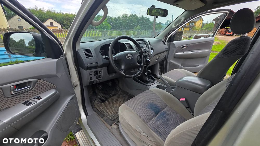 Toyota Hilux - 6