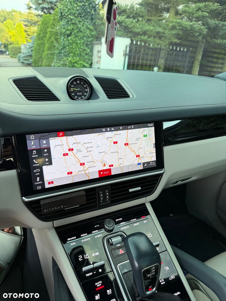 Porsche Cayenne - 19